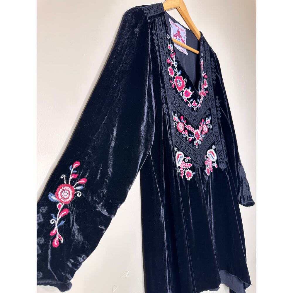 Johnny Was Landon Black Velvet Silk Blend Tunic Floral Embroidery LARGE - Picture 2 of 6